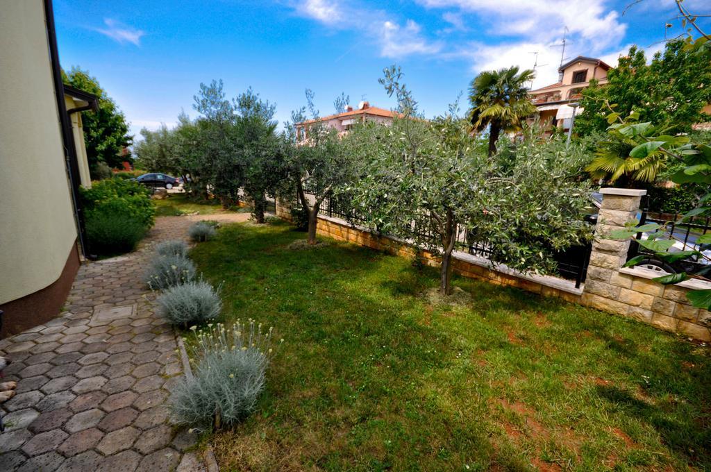 Ana M Apartments Новиград Екстериор снимка