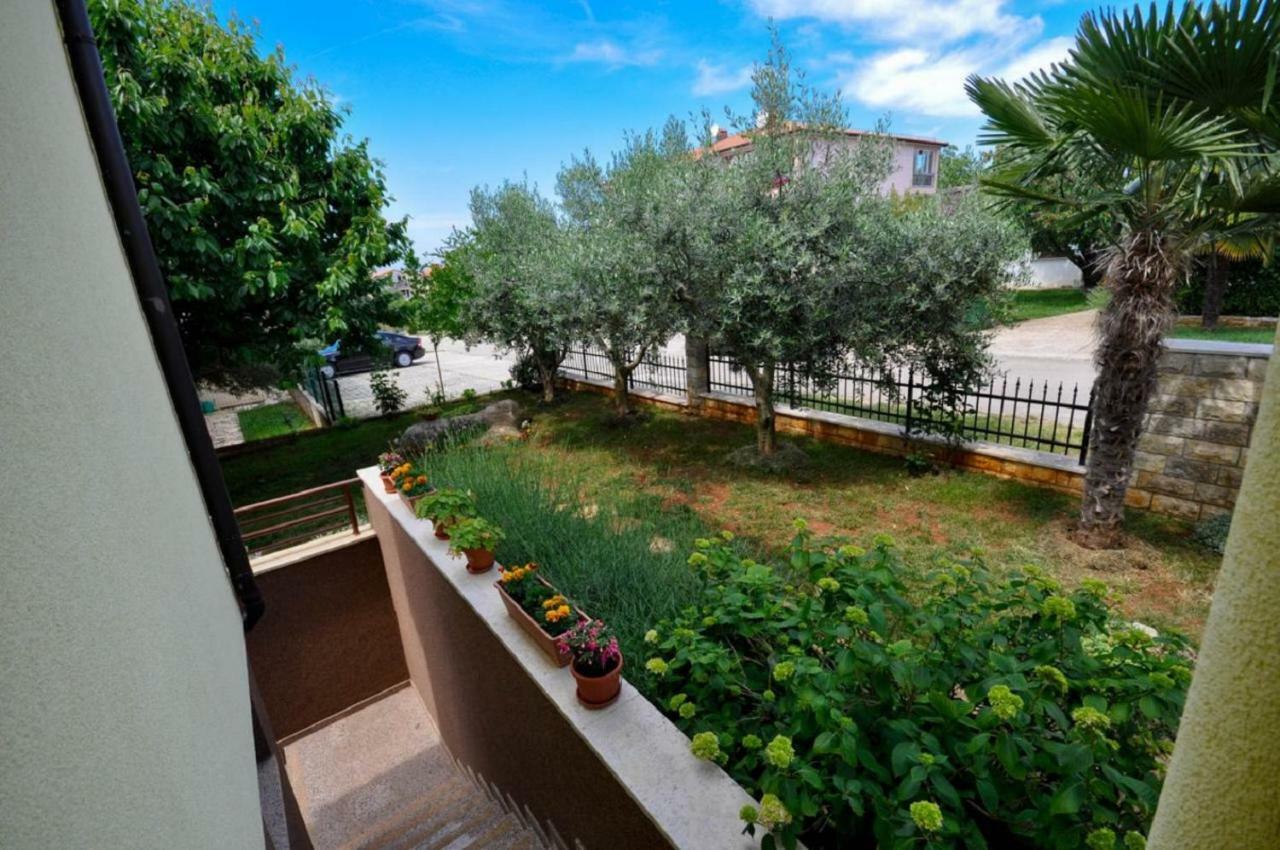 Ana M Apartments Новиград Екстериор снимка