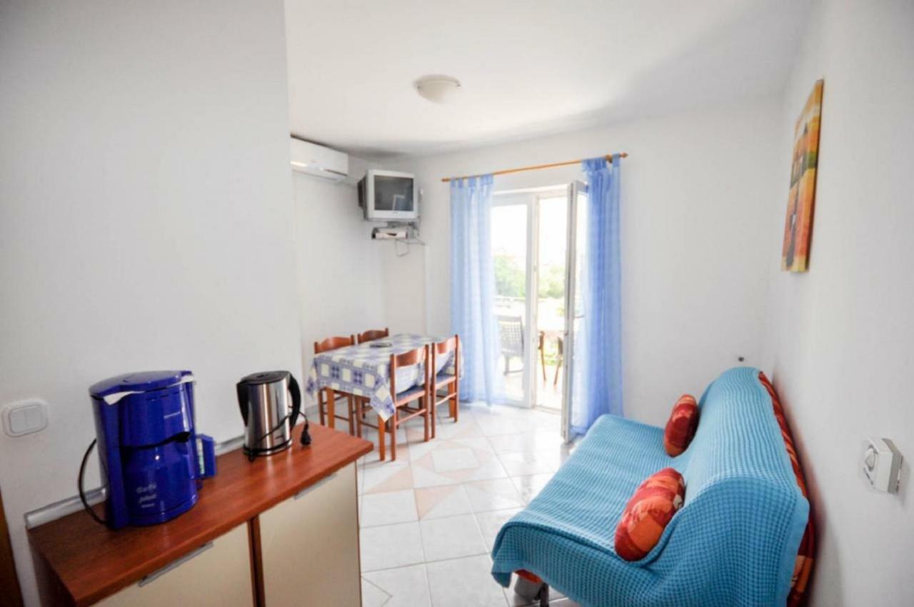 Ana M Apartments Новиград Екстериор снимка