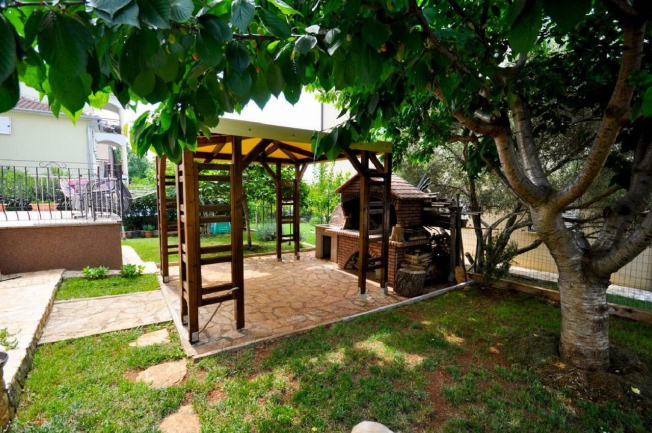 Ana M Apartments Новиград Екстериор снимка