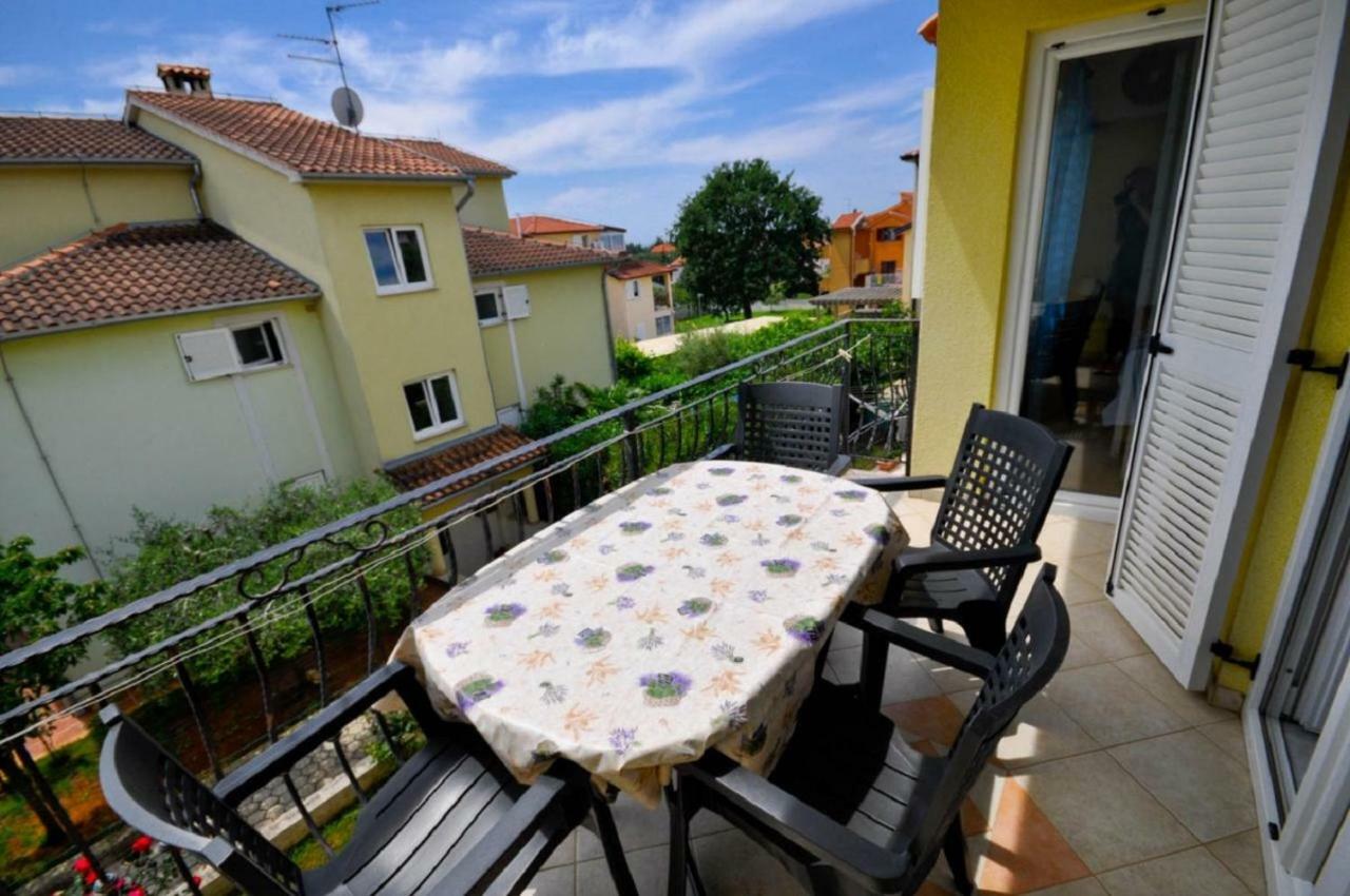 Ana M Apartments Новиград Екстериор снимка