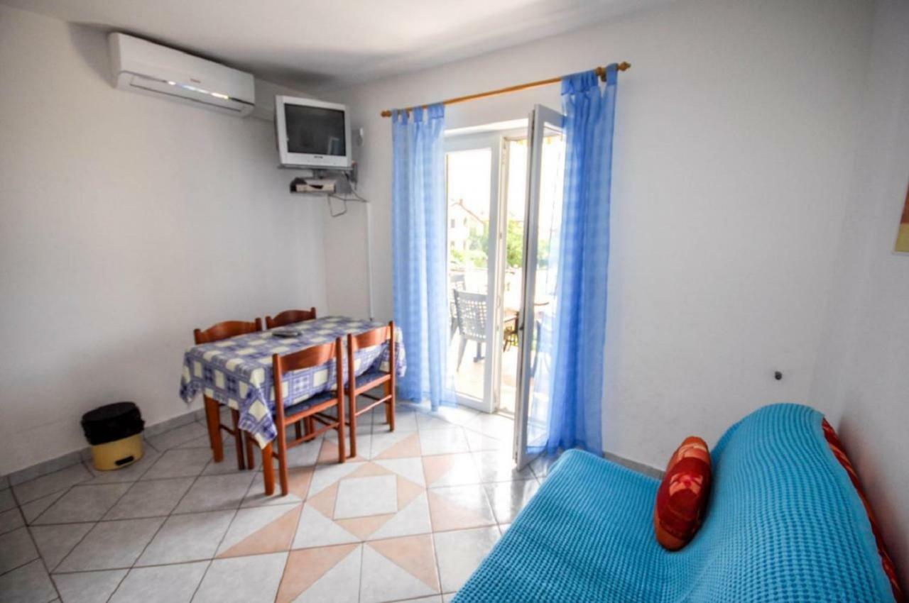 Ana M Apartments Новиград Екстериор снимка
