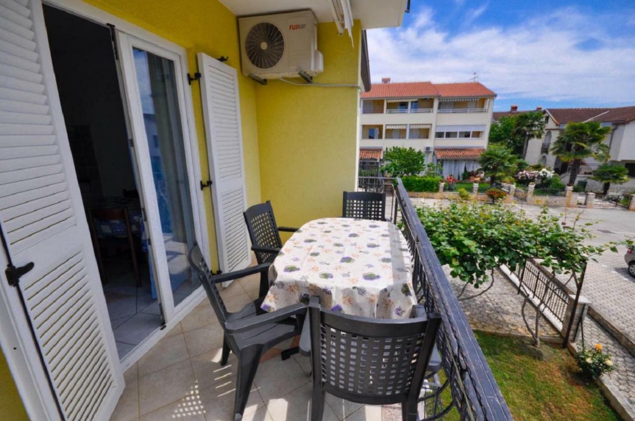 Ana M Apartments Новиград Екстериор снимка
