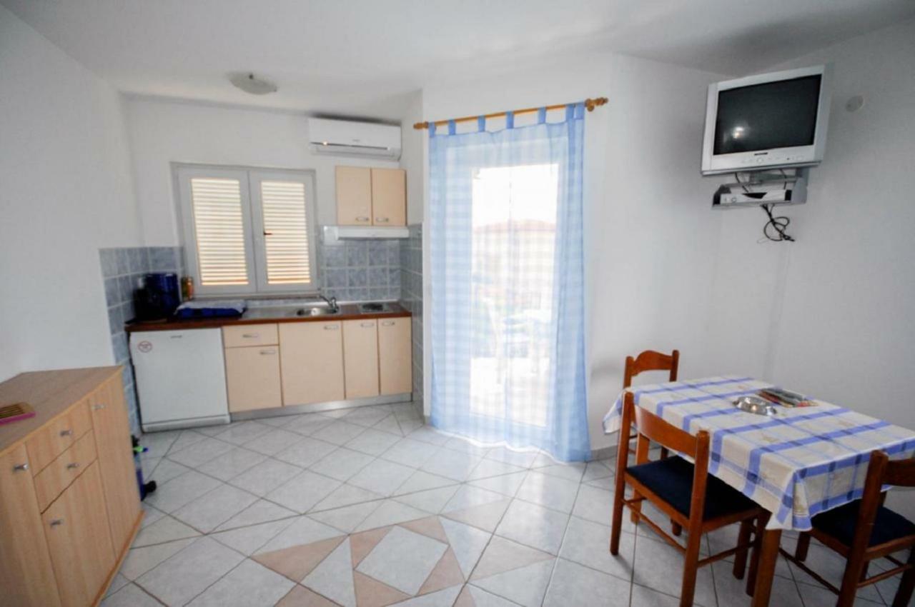 Ana M Apartments Новиград Екстериор снимка