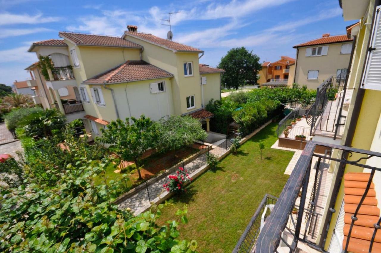 Ana M Apartments Новиград Екстериор снимка