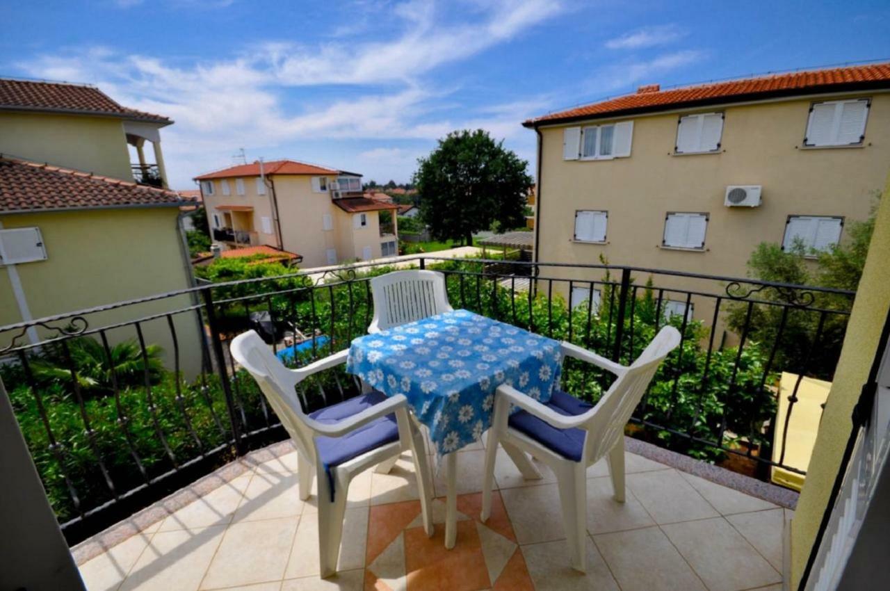 Ana M Apartments Новиград Екстериор снимка